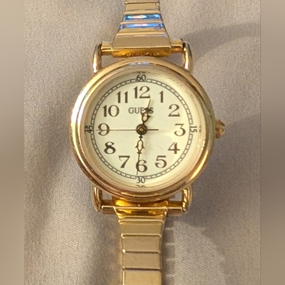 WORKING VINTAGE Women's Guess Watch 1995 Gold Tone Stretch Band - Picture 1 of 4